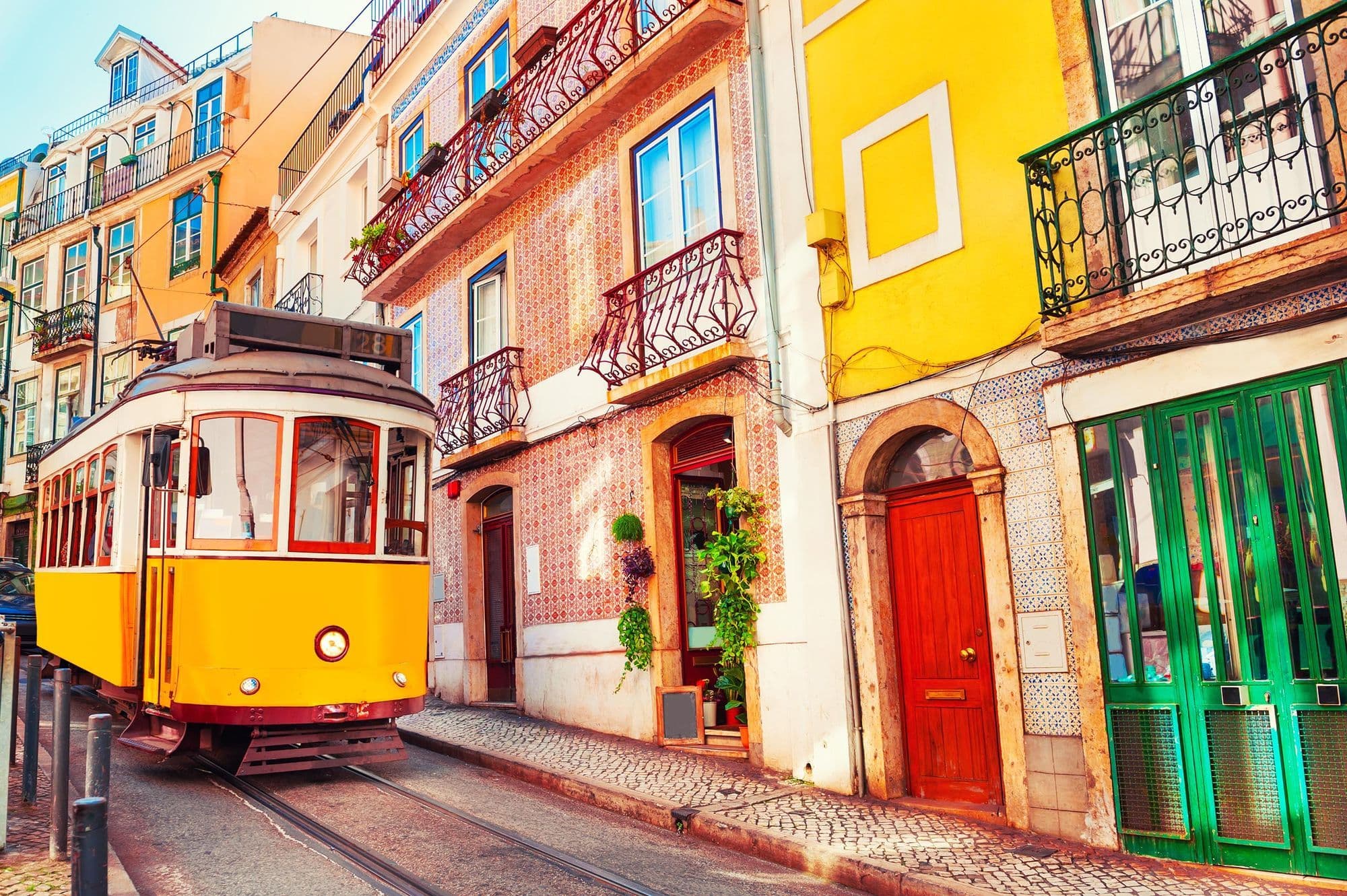 Effortless Travel Planning: How PaperGen Curates the Perfect Portugal Itinerary